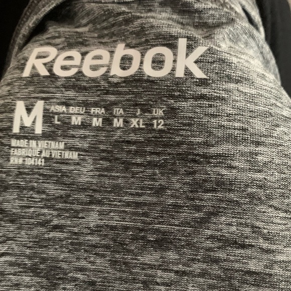 NWT Reebok speedwick tank size medium - Picture 4 of 4